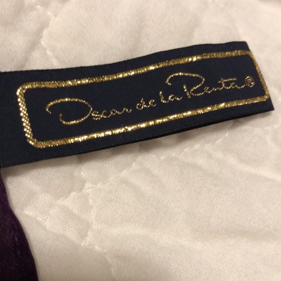 VINTAGE Oscar de la Renta Scarf (100% silk) - Picture 5 of 6